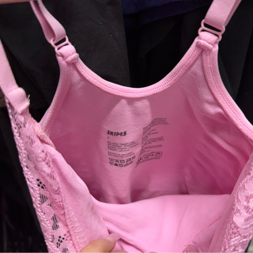 SKIMS SKIMS sculpt lace bodysuit pink - Picture 3 of 4